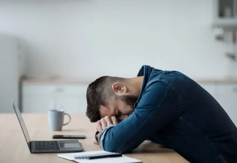 Common Sales Training Mistakes: What Experts Recommend Avoiding?